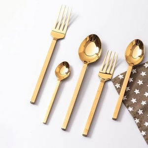 Ensemble de couverts élégants en acier inoxydable doré brillant avec poignée en relief pour les dîners de mariage à la maison - Product Image 4