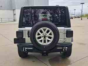 Jeep Wrangler Sport SUV 2023 Usado, Volante a la Izquierda, Automático, Opciones de Motor Turbo Diésel, Gasolina o Eléctrico, Cuero, Cámara Trasera - Product Image 2