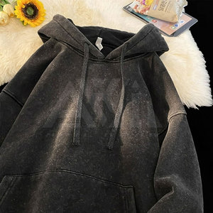 เสื้อฮู้ดดี้ผู้ชายสไตล์ดีไซเนอร์แนวสตรีทแวร์ ผ้าหนาแบบดิสเทรส ผลิตตามสั่ง สำหรับฤดูหนาว พร้อมผ้าที่เป็นมิตรต่อสิ่งแวดล้อม ระบายอากาศได้ดี และโลโก้แบบกำหนดเอง - Product Image 2