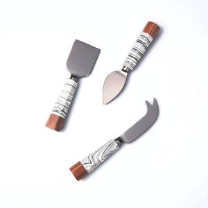 Hôtel et Restaurant Utilisation Durable Nourriture Sûre Conception Royale Marbre et Manche en Bois Acier Inoxydable Couleur Argent Ensemble de Fromage - Product Image 1