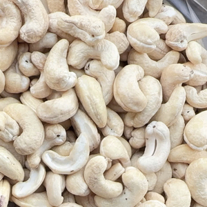 Anacardos crudos a precio barato de fábrica WW180, WW240, WW320, anacardos SANTIGO W320 con impuestos GRATUITOS - Product Image 1