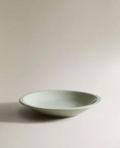 Assiette à dîner en céramique moderne vert sauge, design élégant et discret, finition lisse, construction durable, idéale pour les tables à manger minimalistes - Product Image 2