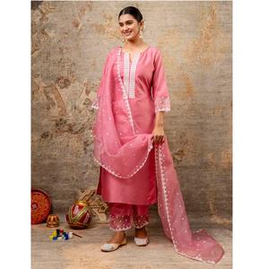 Vente flash sur un ensemble Kurta droit en soie mélangée brodée avec palazzo et dupatta pour les fonctions traditionnelles et les occasions spéciales - Product Image 1