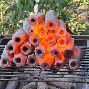 Charbon de bois en briquettes hexagonales de haute qualité CKT Vietnam SC01, fabriqué à la machine (bois dur/bois tendre), pour barbecue, combustion propre, chaleur constante - Product Image 1