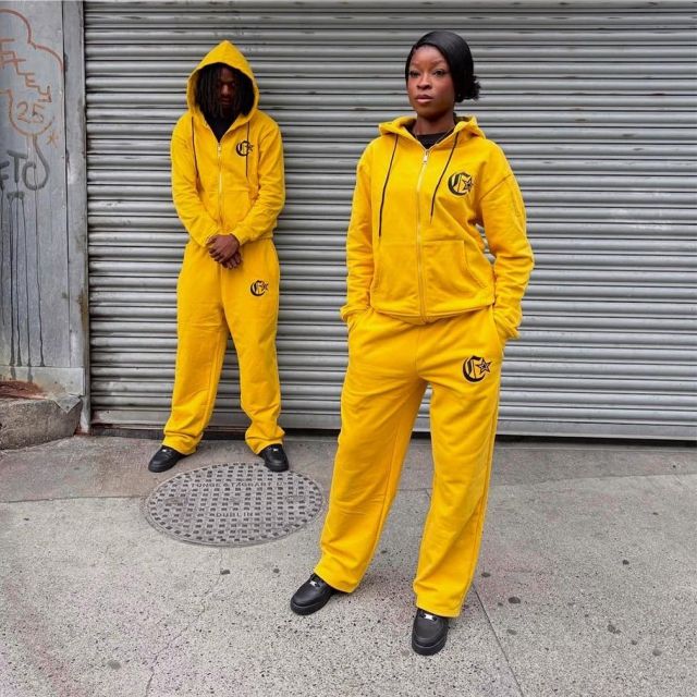 สีเหลือง