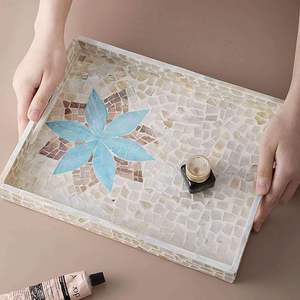 Plateau en nacre blanche fait à la main Plateau de service pour hôtels Maisons et restaurants Motif carré Commandes en gros - Product Image 1