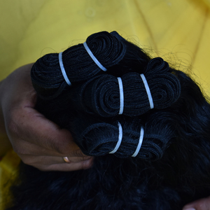 Cheveux indiens bruts faisceaux alignés de cuticules naturelles couleur noire sans enchevêtrement 8-36 pouces extensions de cheveux humains de temple de tissage bouclé - Product Image 3
