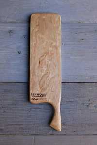 Planche à découper en bois ronde exquise en bois naturel fabriquée avec beauté pour l'utilisation d'ustensiles de cuisine - Product Image 3