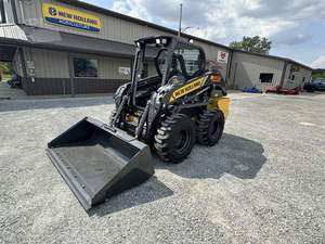 Cargadora Compacta de Orugas de Uso Pesado con Dirección Deslizante Frontal, Motor Holland L320 Usado, Caja de Cambios de Alta Eficiencia, Sistema Hidráulico TOSHIBA - Product Image 3