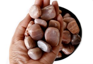 Piedras de Luna Naturales Premium al por Mayor, 1 kg, Piedras Pulidas, Cristales Puros para Sanación, Meditación y Decoración - Product Image 4