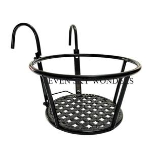 Diseño único hecho a mano para colgar en la pared, maceta de metal de hierro, alambre de hierro hecho al por mayor, exportador, nuevo diseño hecho a mano, maceta de metal de pared - Product Image 1