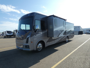 1F66F5DN0P0A11296 2025 Camping-car de luxe classe A, moteur à essence, intérieur spacieux avec extension coulissante, voyages longue distance - Product Image 2