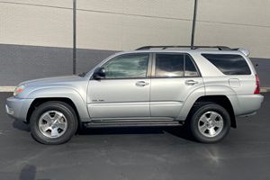 Toyota 4Runner SR5 4x4 2005 d'occasion, sans réserve, 1 propriétaire, différentiel central verrouillable, 4 roues motrices, non modifié - Product Image 2
