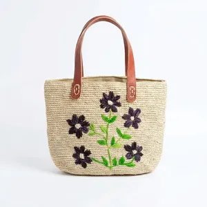 Sac fourre-tout en paille brodé fait main, motif floral, sac à bandoulière tissé, ouverture supérieure, personnalisé, pour femme, vacances, plage - Product Image 1