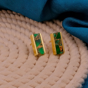 Verde Mohave turquesa piedra preciosa barra Stud pendientes mujeres moda Anti-deslustre piedra natal bisel ajuste Latón chapado en oro tachuelas - Product Image 5