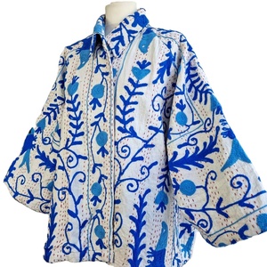 Chaqueta DE TRABAJO Kantha modesta para mujer, abrigo bohemio Unisex de manga tres cuartos hecho a mano - Product Image 1