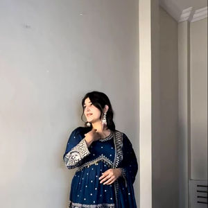 Top Georgette de imitación puro de calidad de exportación con hermoso hilo completo con secuencia bordada Georgette Sharara con juego Dupatta - Product Image 2