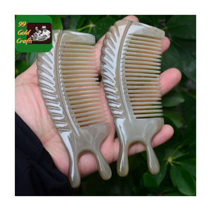 Peigne en corne de boeuf fabriqué à la main en forme de poisson pour le toilettage des cheveux et le coiffage de la barbe-Peigne antistatique naturel pour un usage quotidien - Product Image 6