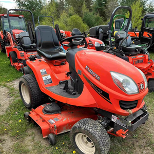 Tracteur de pelouse compact Kubota B2320 haute performance avec plateau de tonte, 23 CV, diesel, 4x4, équipement utilitaire pour ferme et jardin, prix réduit - Product Image 1