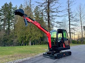 LIVRAISON GRATUITE AGT NT30 MINI-EXCAVATRICE 16 CV Lame avant de 51 pouces Cabine intégrée Ventilateur intérieur Pouce hydraulique Bras oscillant Homologué EPA CE - Product Image 6