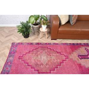Alfombra Turca de 3.3x12.3 pies, Alfombra Vintage, Alfombra Estilo Suroeste Rosa y Morado - Product Image 2