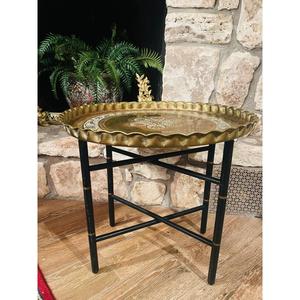 Bandeja de servicio de metal de lujo de gama alta con soporte de diseñador extraíble acabado pulido dorado para uso en el hogar eventos Fiesta Hotel - Product Image 3