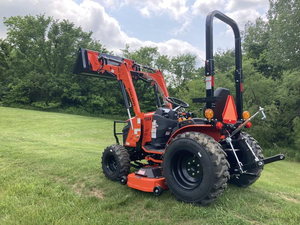Tractor BAD BOY 2026, 4035CH 1025 con Cargador Compacto - 25 HP de Potencia y Fuerza de Elevación, con Plataforma de Corte de 60 Pulgadas - Product Image 3