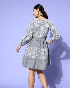 100% algodón atractivo Vacaciones verano señora bordado encaje Boho mexicano Mini Vestido corto con patrón Floral manga larga - Product Image 4