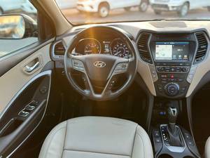 Hyundai Santa Fe Diesel SUV Usata del 2018, Nera, 5 Posti, Veicolo Familiare, Trasmissione Automatica, 2.0L V4 AWD |   Pronto per l'esportazione - Product Image 3