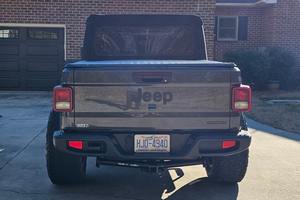 รถจี๊ป แกลดิเอเตอร์ สปอร์ต 4x4 ปี 2020 มือสอง สภาพดี เครื่องยนต์ 3.6 ลิตร V6 - Product Image 2