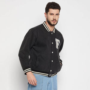 Chaqueta Universitaria de Lana con Logotipo Personalizado al por Mayor para Hombre, Tipo de Cierre con Botones, Bolsillos, Chaqueta Bomber de Béisbol Cálida para Hombre - Product Image 4