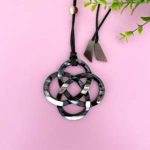 Collier en corne de buffle vintage fait main de la meilleure qualité, style bœuf, en promotion pour les fêtes chrétiennes - Product Image 4