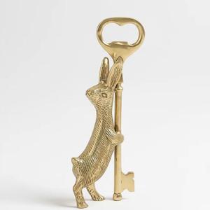 Outil de décapage de capuchon en laiton en forme d'animal avec logo personnalisé, design moderne pour accessoires de bar à domicile, cuisine, origine Inde, 2 en 1 - Product Image 1