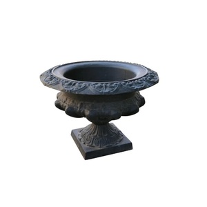 Urnes de jardin en métal fini antique rustique avec piédestal pour plantes décoratives d'extérieur - Product Image 4
