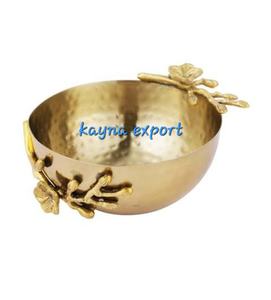 คอลเลกชันใหม่ของเราชามโลหะสีทองทุบด้วยชามโลหะตกแต่งดอกไม้สีขาว - Product Image 3