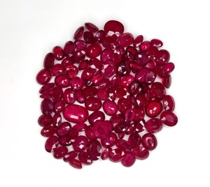 Forme ovale de rubis traité thermiquement de qualité naturelle tailles 7x9-9x11mm pierre précieuse en vrac couleur rouge pierre de naissance de juillet pour la fabrication de bijoux - Product Image 1