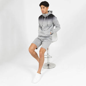 Fabricant Logo personnalisé 2026 Survêtement léger en nylon et polyester pour hommes Streetwear Ensemble coupe-vent et short - Product Image 1