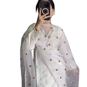 Exclusivo de alta calidad Faux Georgette bordado trabajo Color brillante corte recto borde peso ligero Popular Salwar traje/vestido - Product Image 1