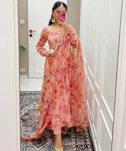 Vêtements pakistanais et indiens en gros, robes droites brodées en crêpe pour femmes, robes décontractées élégantes et sexy en vrac - Product Image 2