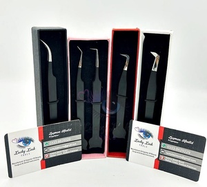 Pinzas negras mate con forma de gato y logotipo personalizado, herramientas de extensión de pestañas de acero inoxidable con puntas plateadas para pestañas postizas - Product Image 1