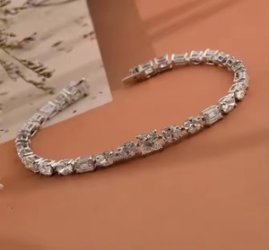 La mejor pulsera de tenis con diamantes de moissanita, oro blanco de 14 quilates para mujer, joyería fina, pulseras de diamantes - Product Image 3
