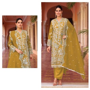 Traje paquistaní de lujo en seda Organza pesada con bordado exquisito y trabajo de secuencia perfecto para fiestas de boda ropa festiva - Product Image 1