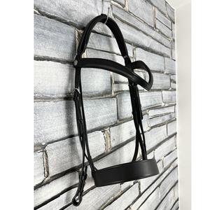 บังเหียนม้าขนาดเต็มสำหรับนักล่าการกำจัดโลโก้ตามสั่งหนังใส่สบายพร้อมบังเหียนแบบเย็บแฟนซีสำหรับการกำจัด - Product Image 1