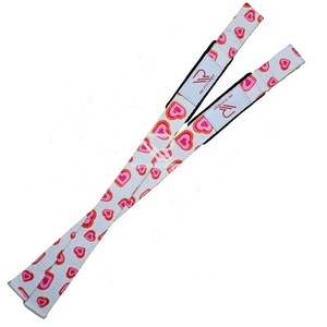 Bandes de maintien pour poignets de musculation personnalisées avec logo RC Fitness Wear, imprimées avec un motif cœur, résistantes et de qualité supérieure - Product Image 3