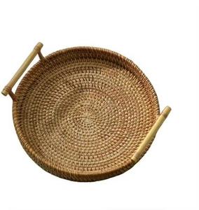 Plateau rond avec manche en bois Plateau de service élégant pour cuisine Table à manger Thé Café Snacks Décoratif Usage domestique De l'Inde - Product Image 1