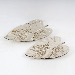 Ensemble de 2 plateaux à fruits en aluminium plaqué argent de haute qualité Plateau de service en forme de feuille de meilleure conception Durable élégant avec une finition de qualité supérieure - Product Image 1