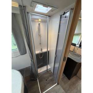 รถบ้านซันไลท์ I69L รุ่นแอดเวนเจอร์ พรีเมียม เออาร์วี เกียร์อัตโนมัติ ตัวถังอะลูมิเนียม รองรับผู้โดยสาร 4-6 คน เพื่อการเดินทางที่น่าตื่นเต้น - Product Image 4