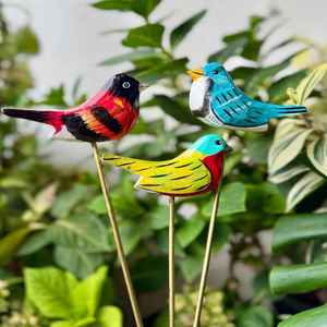 Magnifiques ornements d'oiseaux en fer multicolores avec différents motifs, ornements pour la maison, décoration de bureau, ornements en fer - Product Image 1