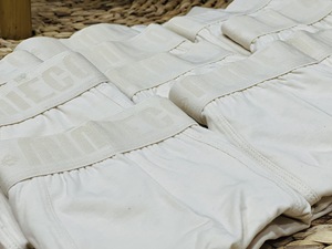 กางเกงบ็อกเซอร์ผู้ชายผ้าคอตตอนออร์แกนิคสำหรับผู้ใหญ่ชุดชั้นในแบบคลาสสิกสีพื้นผลิตจากเวียดนาม - Product Image 4