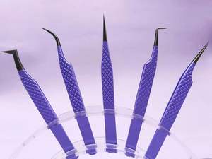 Pinzas para pestañas de lavanda púrpura con logotipo personalizado, pinzas de extensión de pestañas con punta de fibra probada a mano de acero inoxidable sostenible - Product Image 3